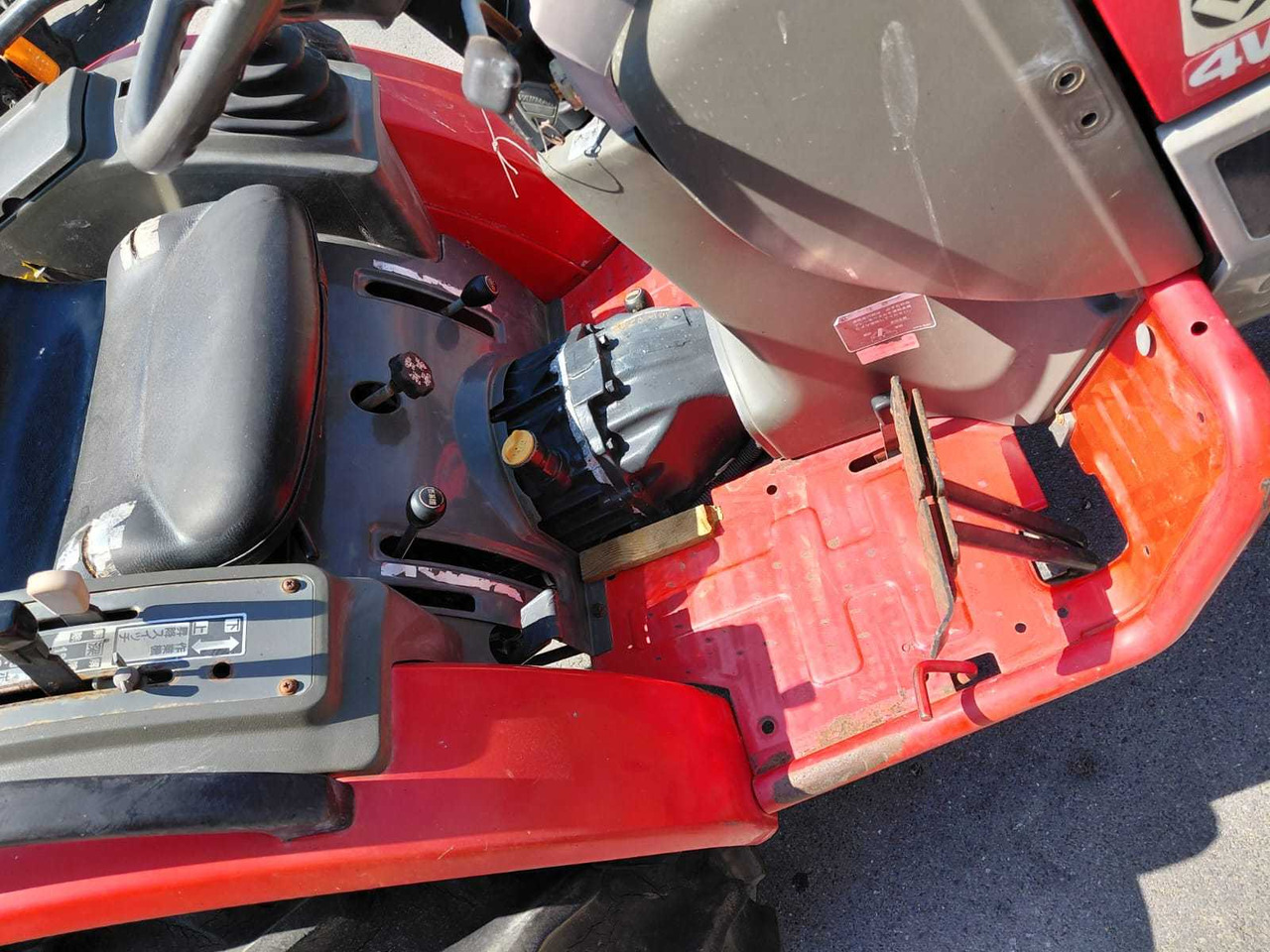Yanmar F180 - Micro tracteur: photos 5 Yanmar F180 - Micro tracteur: photos 5