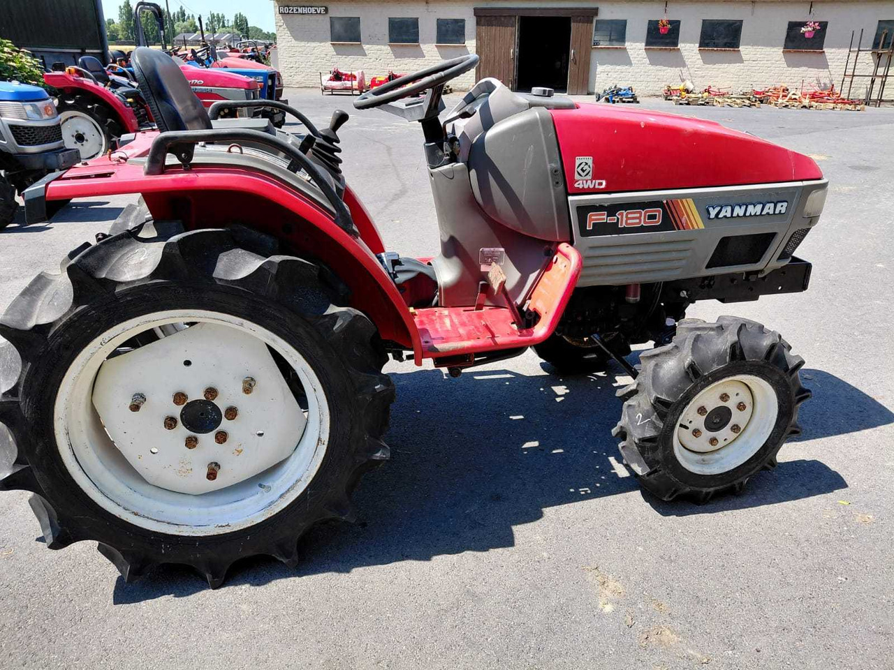 Yanmar F180 - Micro tracteur: photos 3 Yanmar F180 - Micro tracteur: photos 3