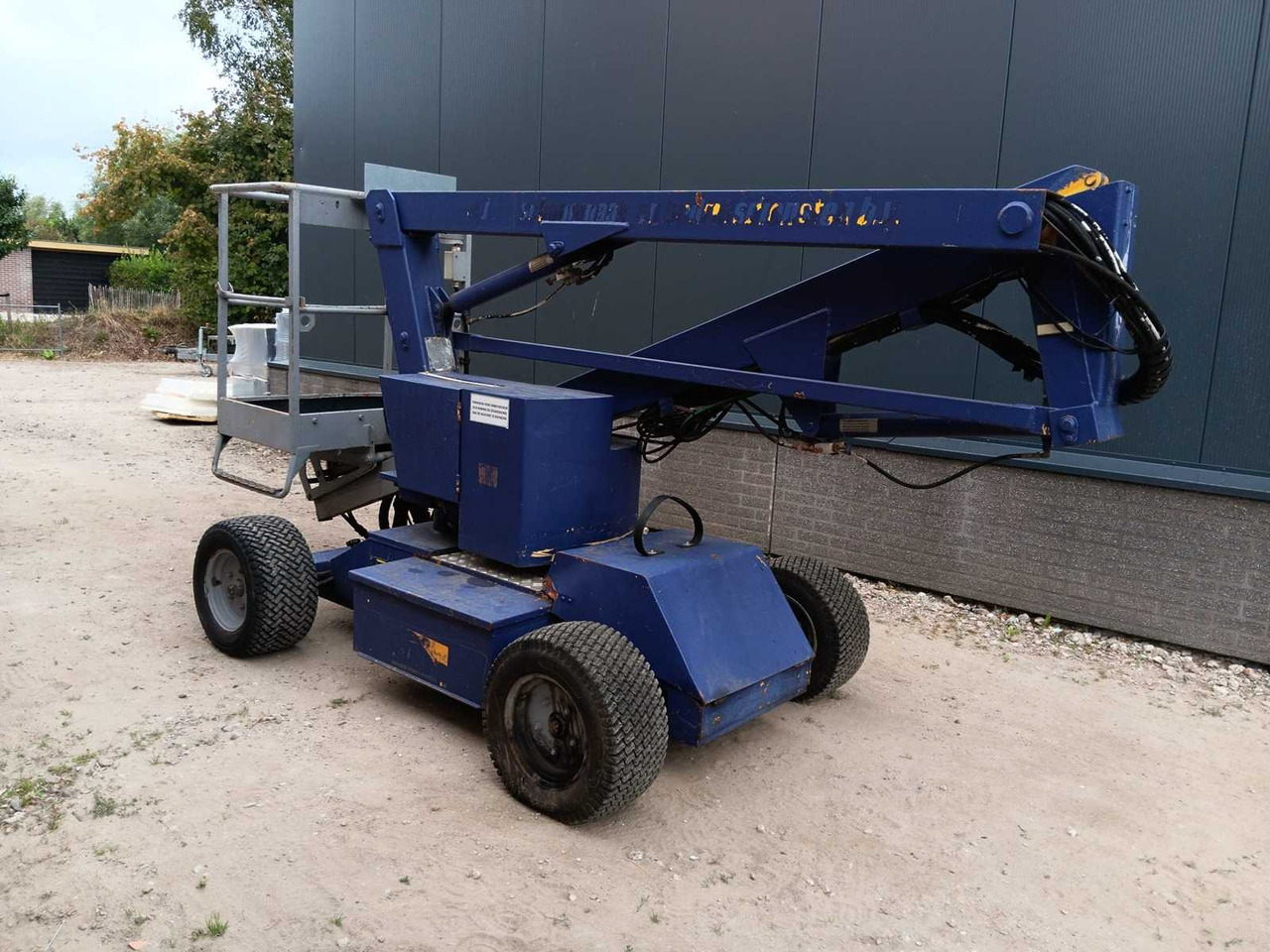 Niftylift HR12NDE - Nacelle: photos 1 Niftylift HR12NDE - Nacelle: photos 1
