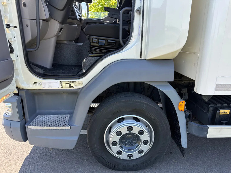 DAF LF 230 LF230.12 EURO6. 61797km!! 440x244x228 Bakwagen met Laadklep. als in NIEUWSTAAT!! - Camion fourgon: photos 5 DAF LF 230 LF230.12 EURO6. 61797km!! 440x244x228 Bakwagen met Laadklep. als in NIEUWSTAAT!! - Camion fourgon: photos 5