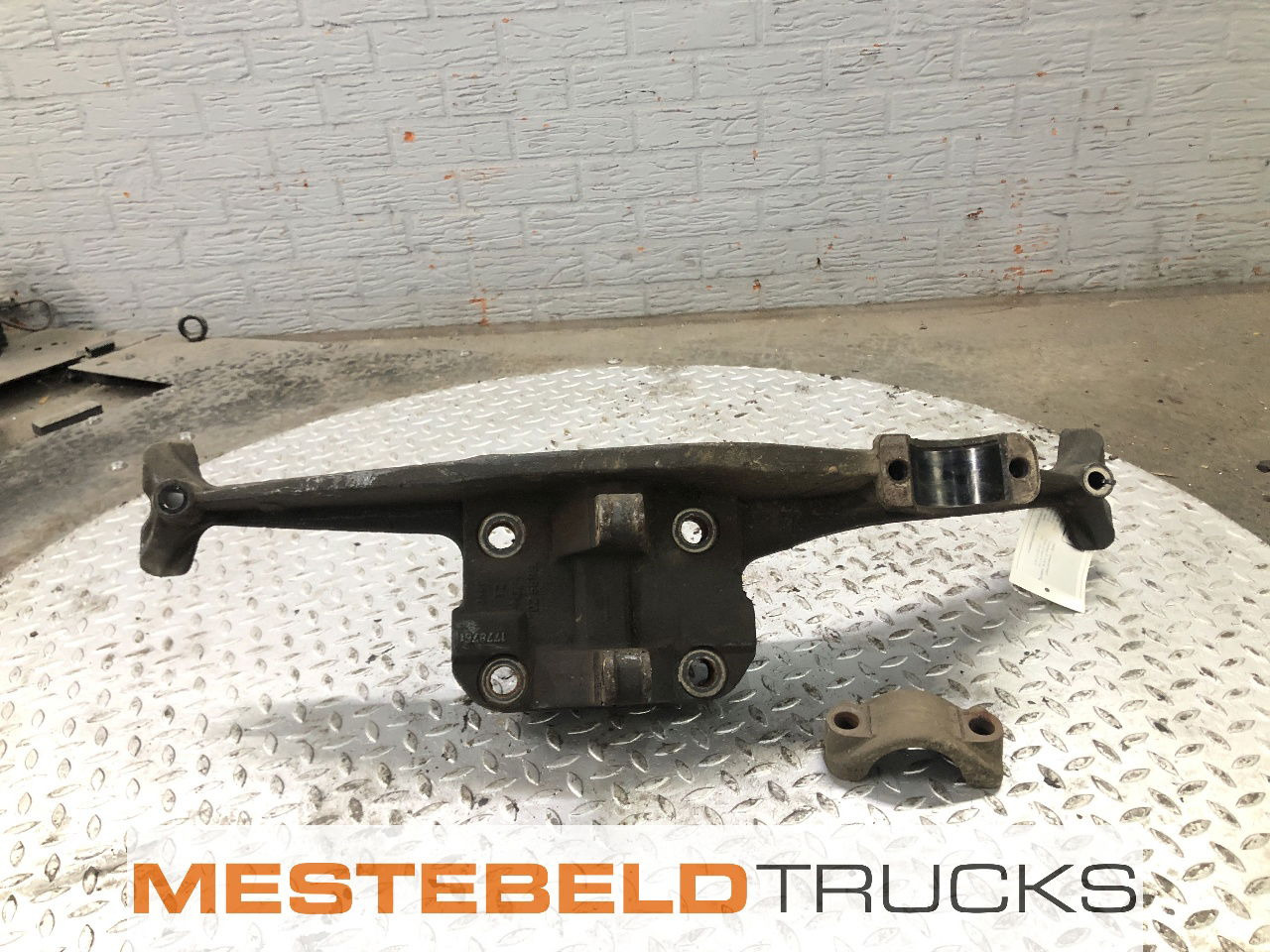 DAF Luchtveerjuk CF rechts - Frame/ Châssis pour Camion: photos 1 DAF Luchtveerjuk CF rechts - Frame/ Châssis pour Camion: photos 1