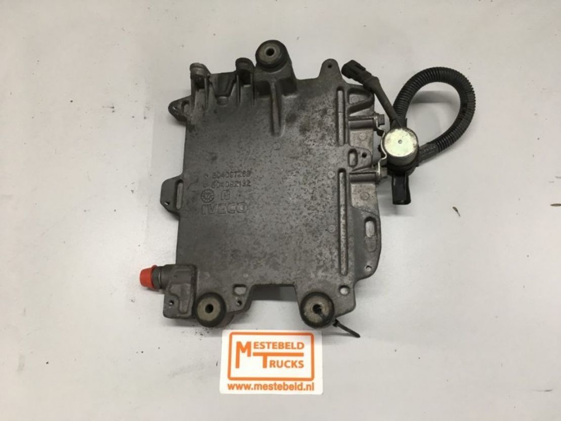 Iveco Brandstofkoeler cursor 10 - Système de carburant pour Véhicule utilitaire: photos 1 Iveco Brandstofkoeler cursor 10 - Système de carburant pour Véhicule utilitaire: photos 1