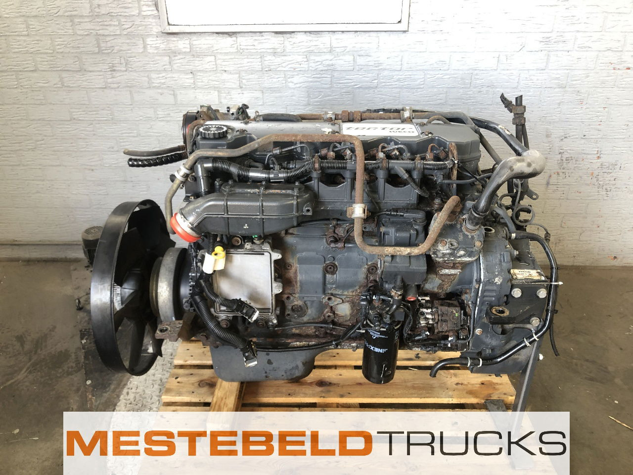 Iveco Motor tector F4AE3681B E4 - Moteur pour Camion: photos 1 Iveco Motor tector F4AE3681B E4 - Moteur pour Camion: photos 1