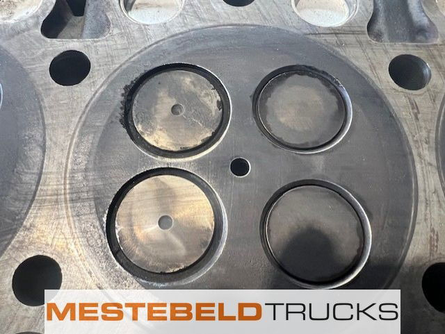 MAN Cilinderkop D20/26 - Moteur et pièces pour Camion: photos 5 MAN Cilinderkop D20/26 - Moteur et pièces pour Camion: photos 5