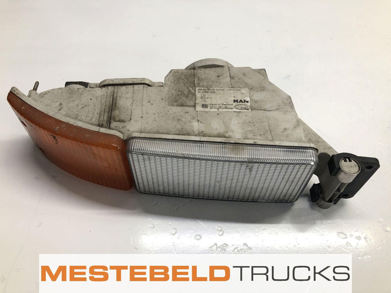 MAN Knipperlicht TGL-TGM - Système électrique pour Camion: photos 1 MAN Knipperlicht TGL-TGM - Système électrique pour Camion: photos 1