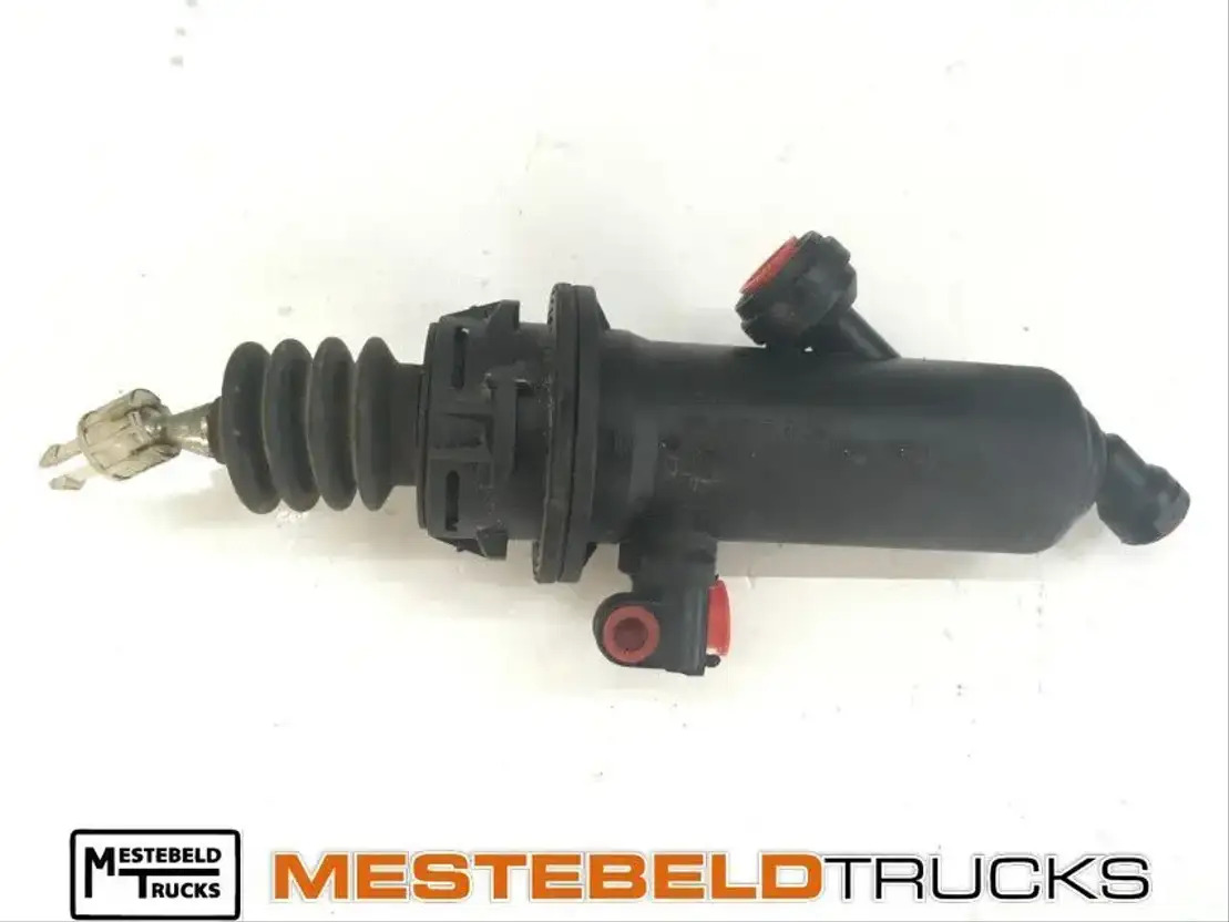 MAN Koppelingshoofdcilinder TGA - Embrayage et pièces pour Camion: photos 1 MAN Koppelingshoofdcilinder TGA - Embrayage et pièces pour Camion: photos 1