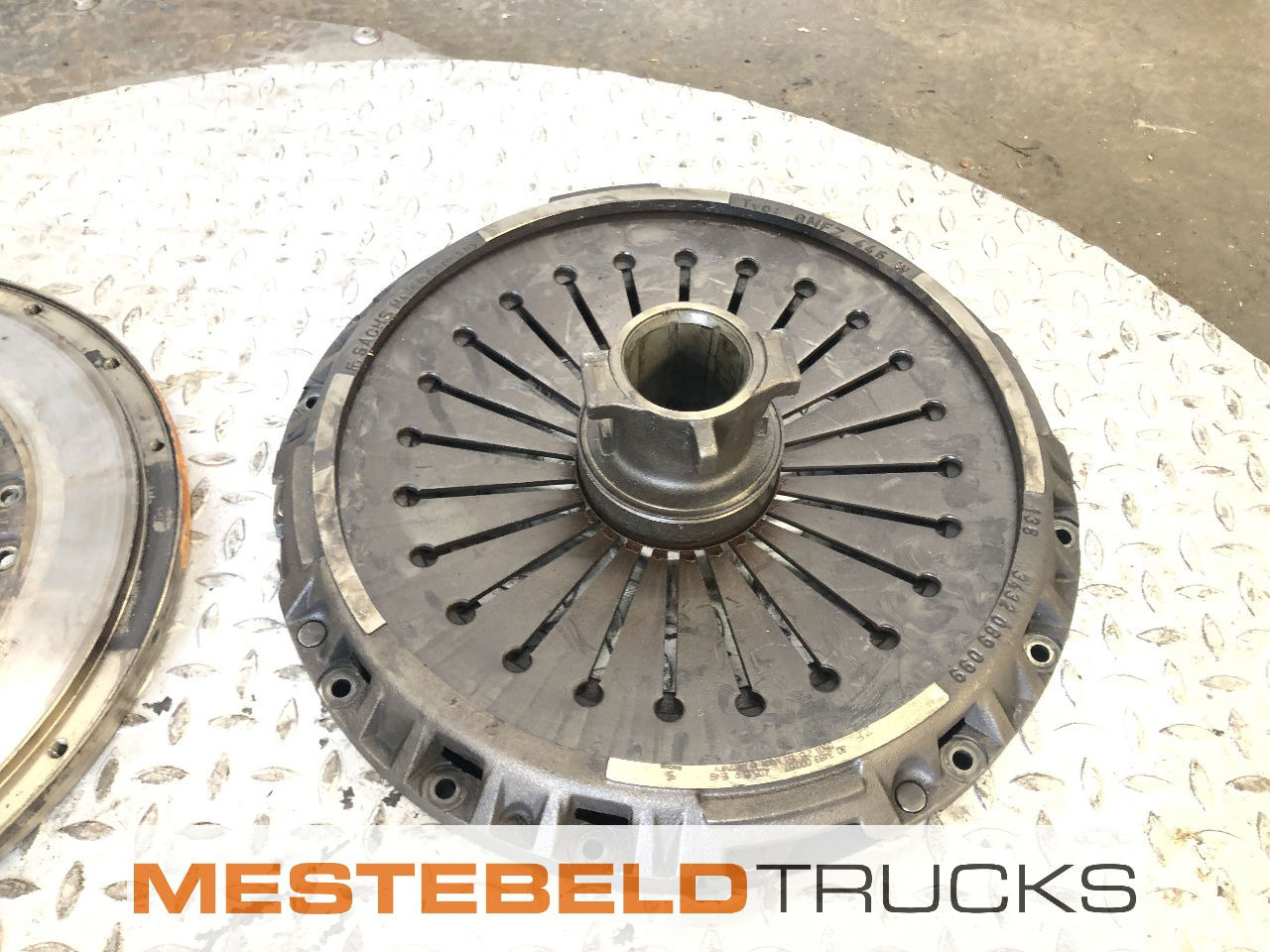 MAN Koppelingsset WSK 440 - Embrayage et pièces pour Camion: photos 5 MAN Koppelingsset WSK 440 - Embrayage et pièces pour Camion: photos 5