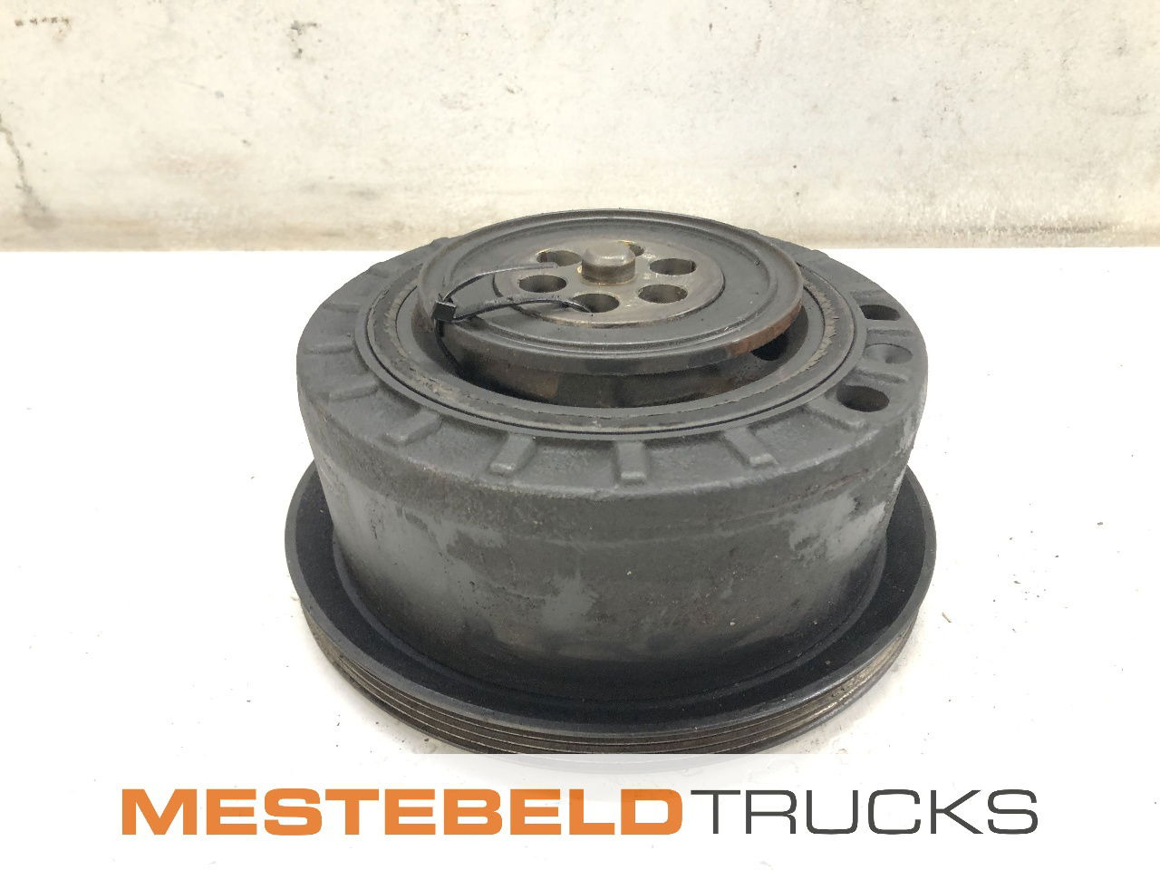 MAN Trillingsdemper - Moteur pour Camion: photos 1 MAN Trillingsdemper - Moteur pour Camion: photos 1