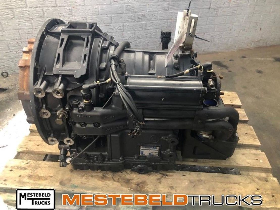 MAN Versnellingsbak 5HP 592C - Boîte de vitesse pour Camion: photos 1 MAN Versnellingsbak 5HP 592C - Boîte de vitesse pour Camion: photos 1