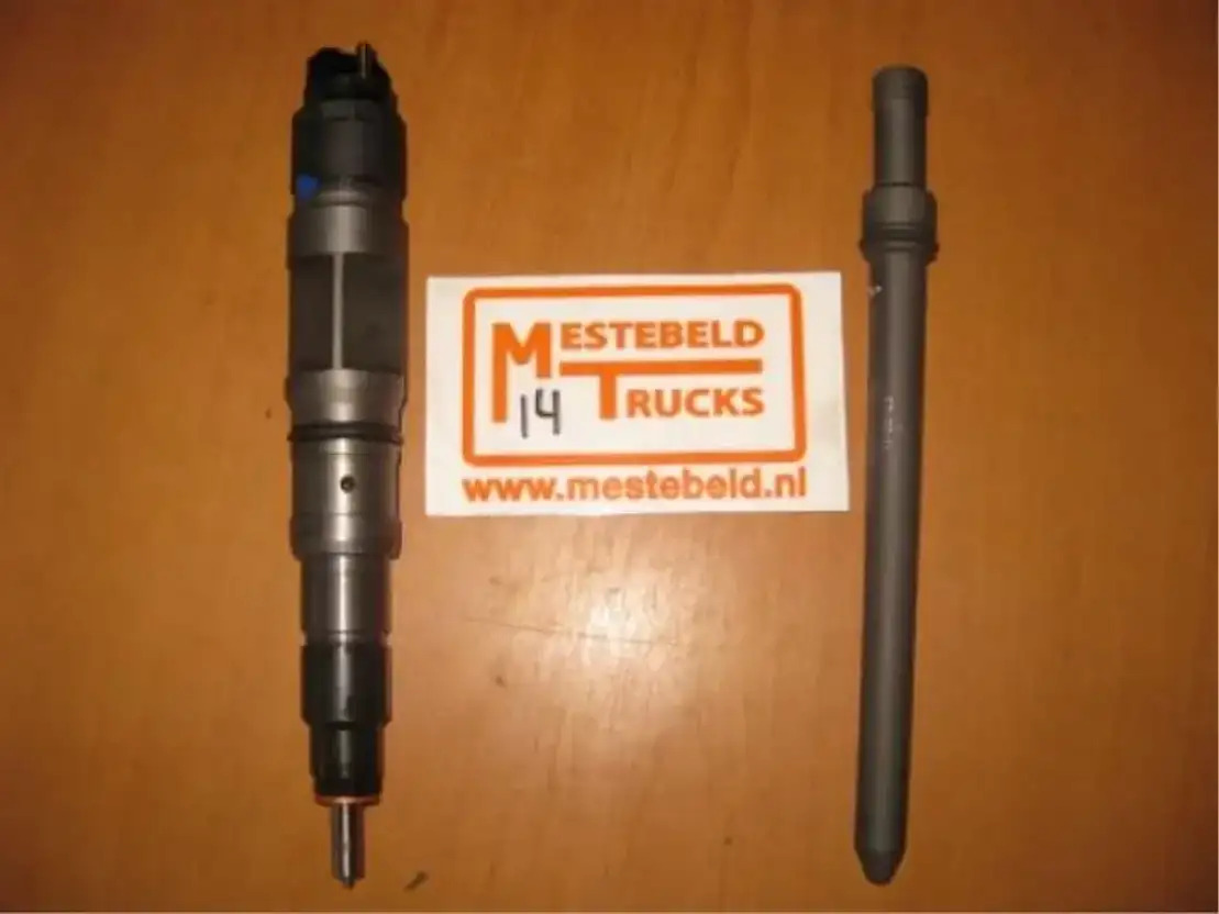 MAN Verstuiver + drukbuiskoppeling - Injecteur pour Camion: photos 1 MAN Verstuiver + drukbuiskoppeling - Injecteur pour Camion: photos 1