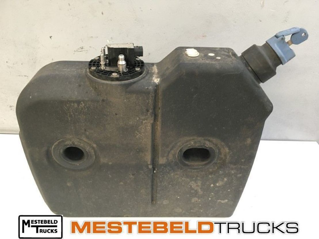 Mercedes-Benz Adblue tank 25 liter - Système de carburant pour Véhicule utilitaire: photos 1 Mercedes-Benz Adblue tank 25 liter - Système de carburant pour Véhicule utilitaire: photos 1