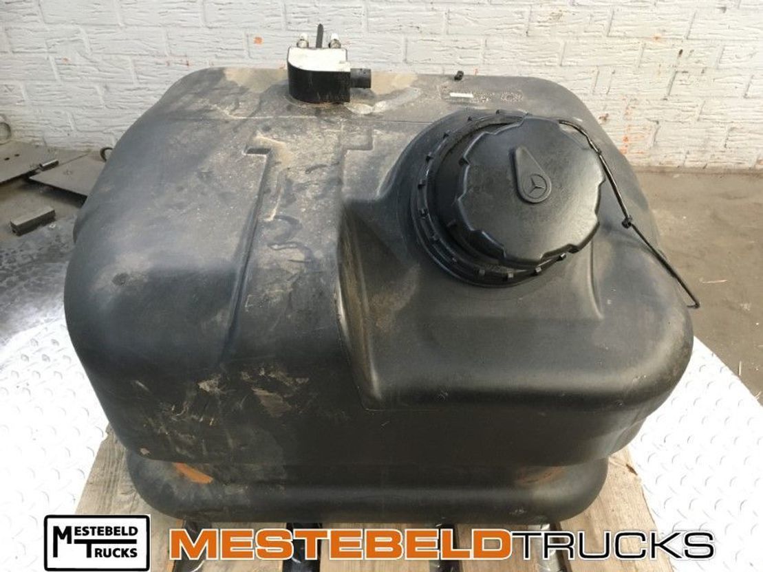 Mercedes-Benz Brandstoftank 120 liter - Système de carburant pour Véhicule utilitaire: photos 1 Mercedes-Benz Brandstoftank 120 liter - Système de carburant pour Véhicule utilitaire: photos 1