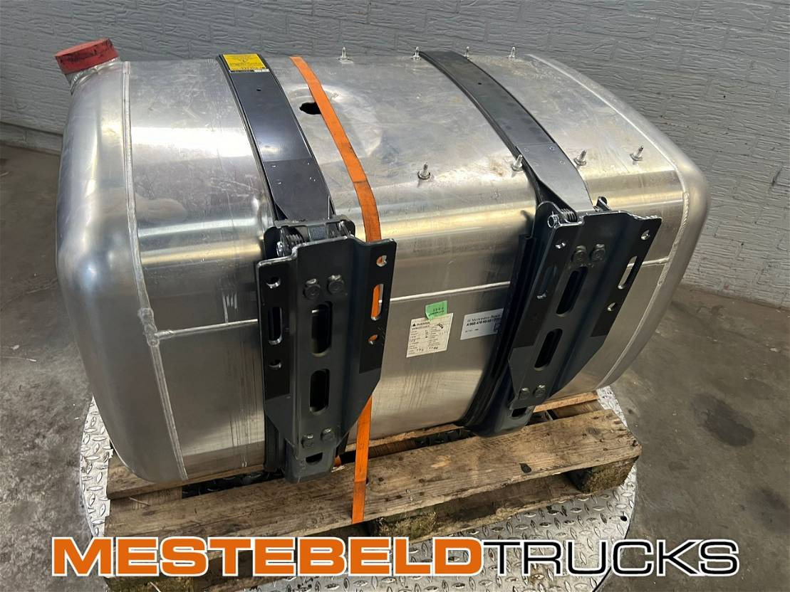 Mercedes-Benz Brandstoftank 490 liter - Système de carburant pour Camion: photos 2 Mercedes-Benz Brandstoftank 490 liter - Système de carburant pour Camion: photos 2