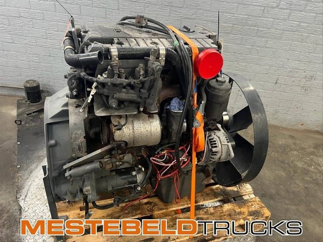 Mercedes-Benz Motor OM 924 LA - Moteur et pièces pour Camion: photos 2 Mercedes-Benz Motor OM 924 LA - Moteur et pièces pour Camion: photos 2