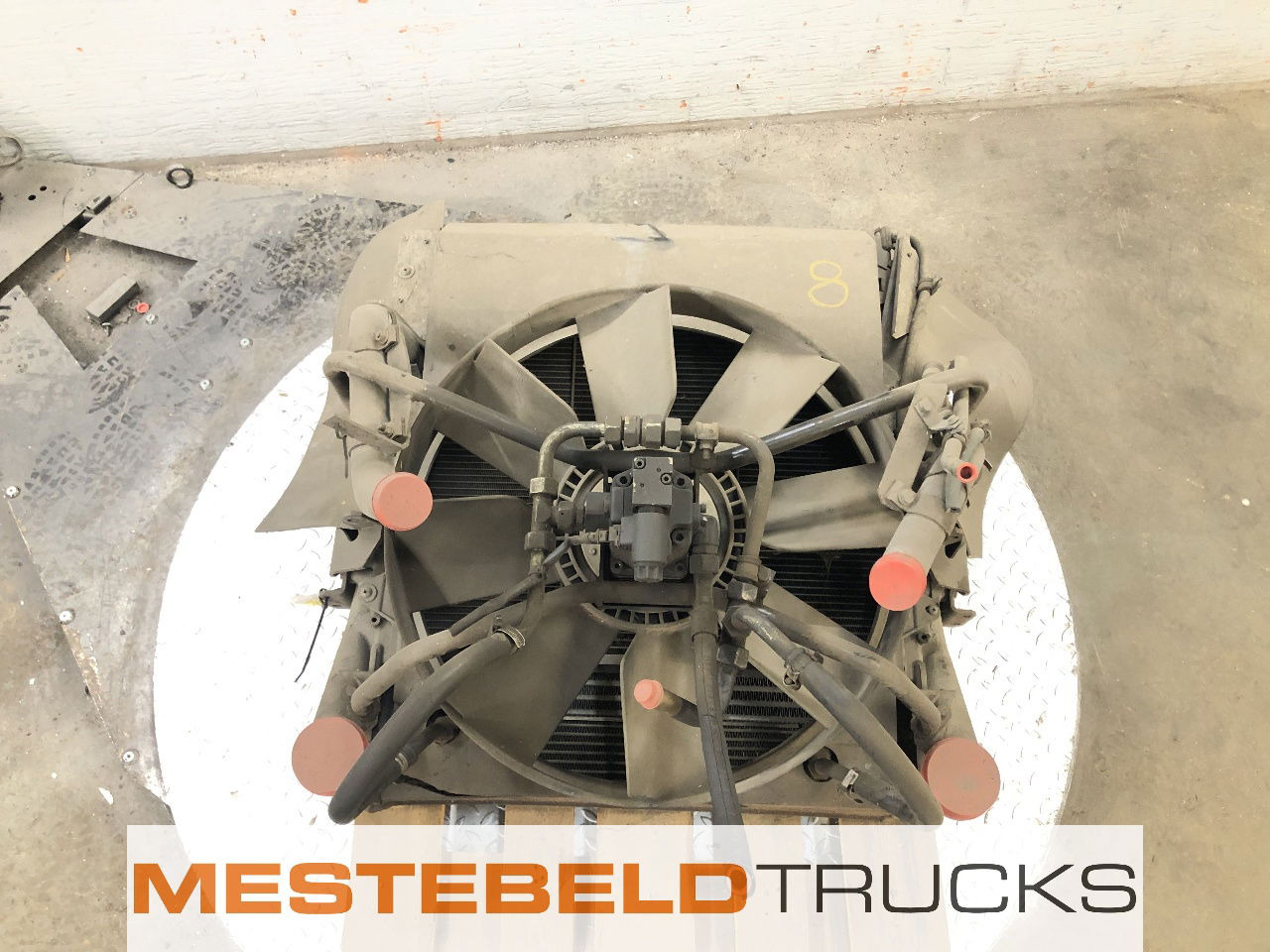 Mercedes-Benz Radiator - Système de refroidissement pour Camion: photos 1 Mercedes-Benz Radiator - Système de refroidissement pour Camion: photos 1