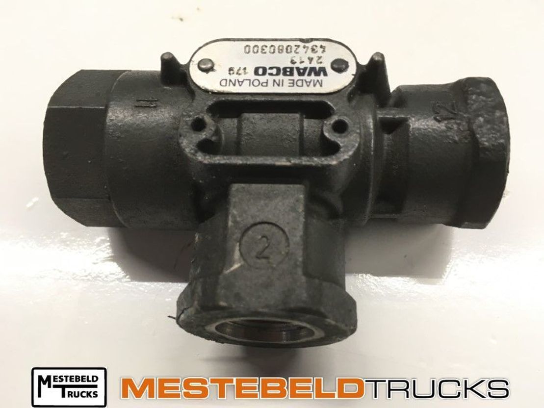 Mercedes-Benz Tweewegklep - Valve de frein pour Camion: photos 1 Mercedes-Benz Tweewegklep - Valve de frein pour Camion: photos 1