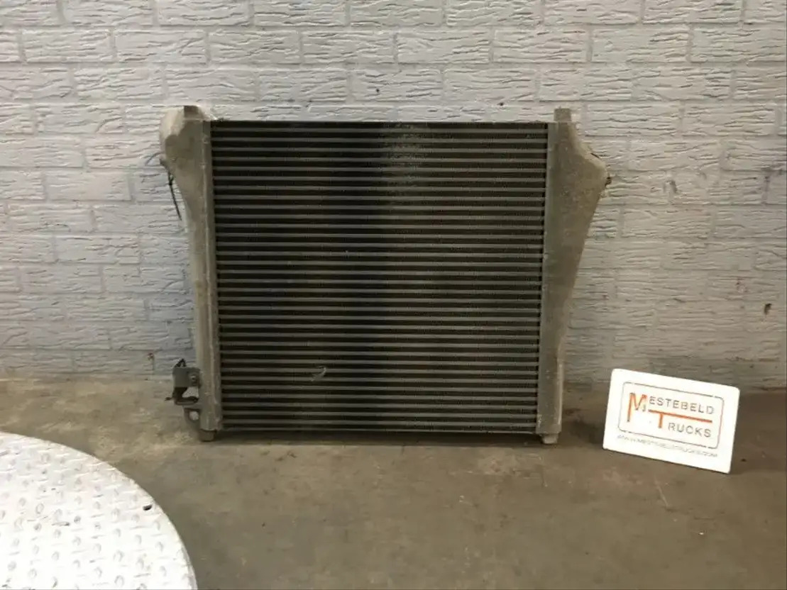 Renault Intercooler - Système de refroidissement pour Camion: photos 1 Renault Intercooler - Système de refroidissement pour Camion: photos 1