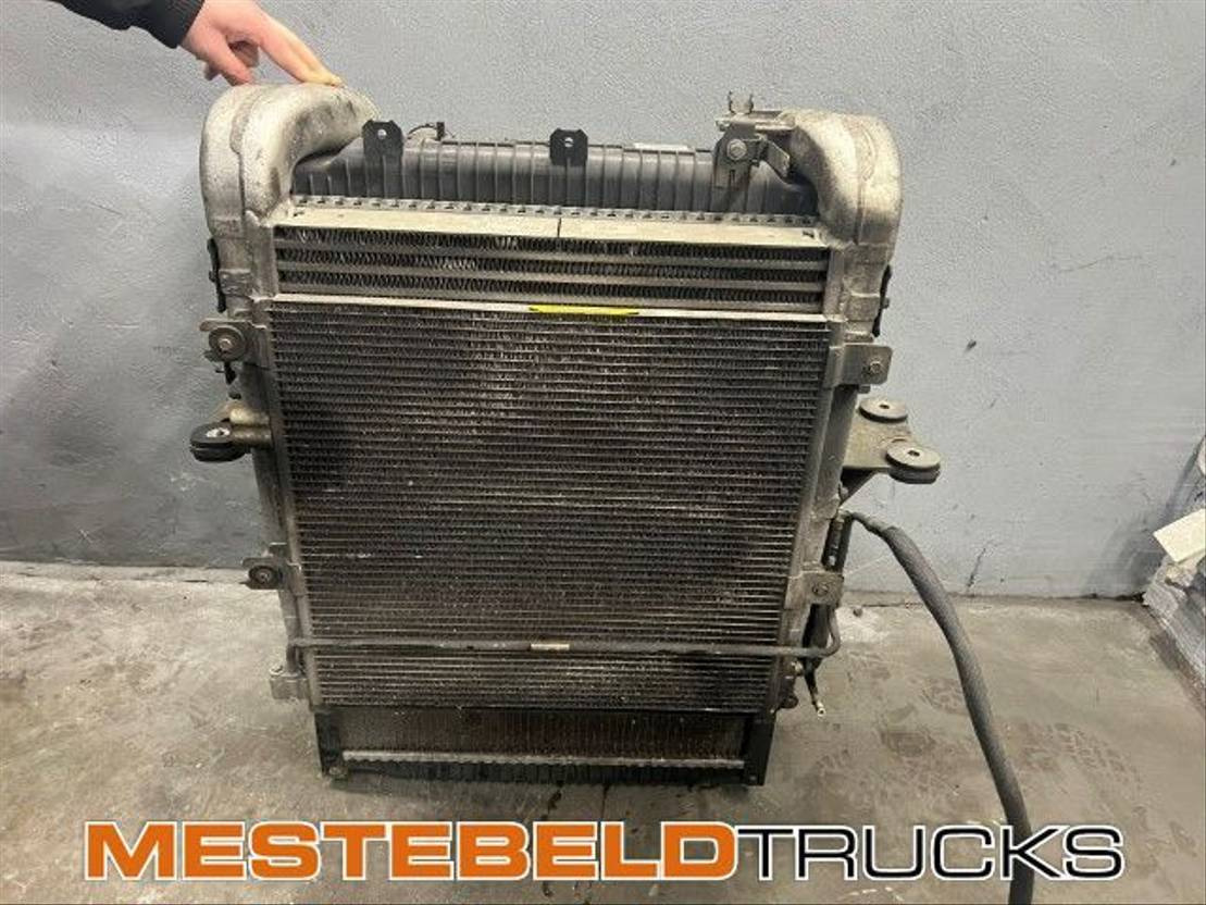 Renault Radiateur + intercooler DTI 5 - Système de refroidissement pour Camion: photos 1 Renault Radiateur + intercooler DTI 5 - Système de refroidissement pour Camion: photos 1