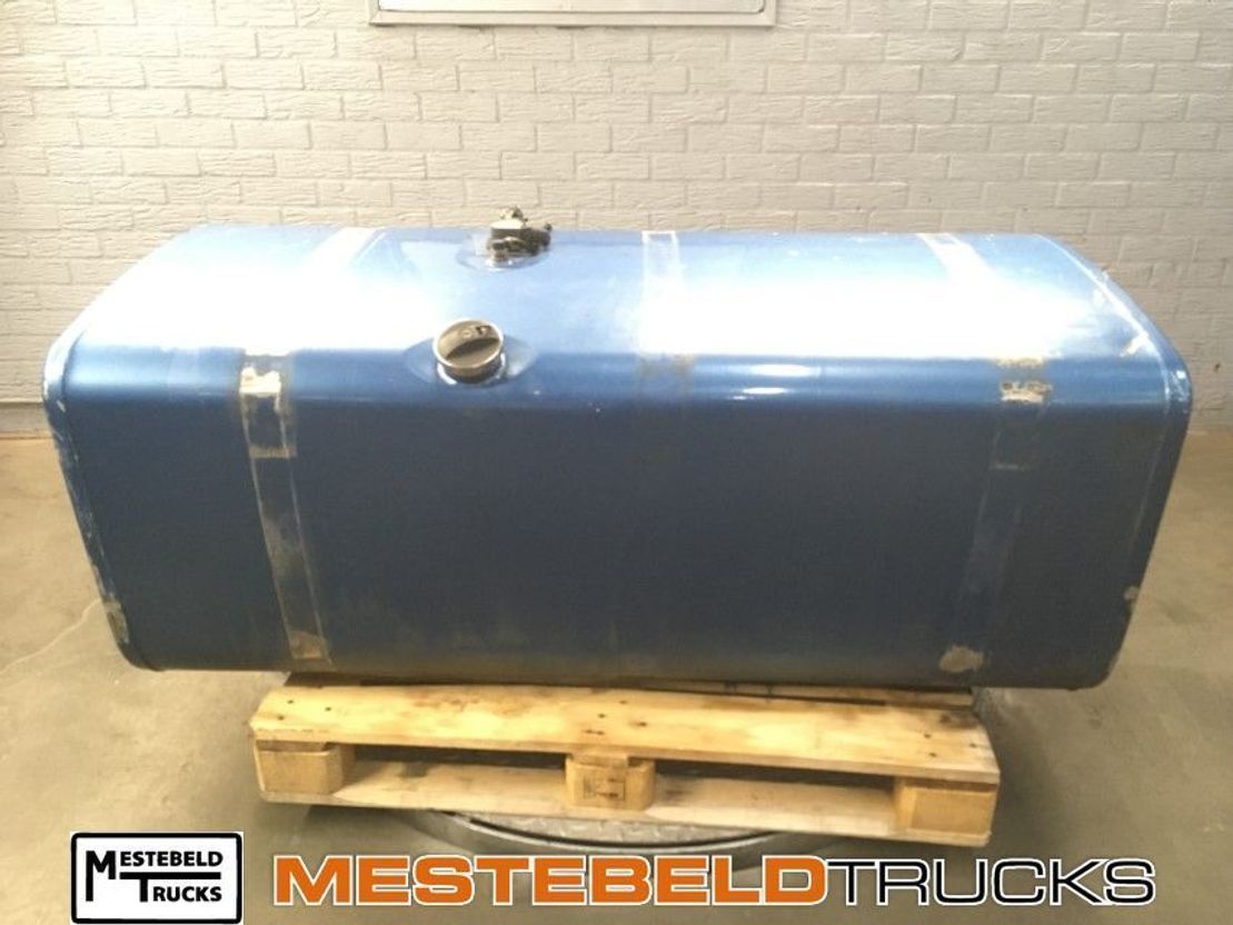 Scania Brandstoftank alu 700 liter - Système de carburant pour Véhicule utilitaire: photos 1 Scania Brandstoftank alu 700 liter - Système de carburant pour Véhicule utilitaire: photos 1