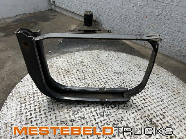 Scania Brandstoftanksteun - Système de carburant pour Camion: photos 1 Scania Brandstoftanksteun - Système de carburant pour Camion: photos 1