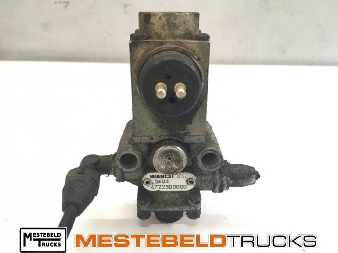 Scania Magneetventiel - Valve de frein pour Camion: photos 1 Scania Magneetventiel - Valve de frein pour Camion: photos 1