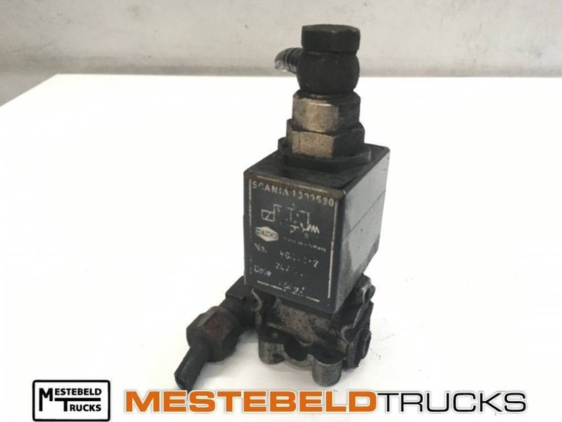 Scania Magneetventiel - Valve de frein pour Camion: photos 1 Scania Magneetventiel - Valve de frein pour Camion: photos 1