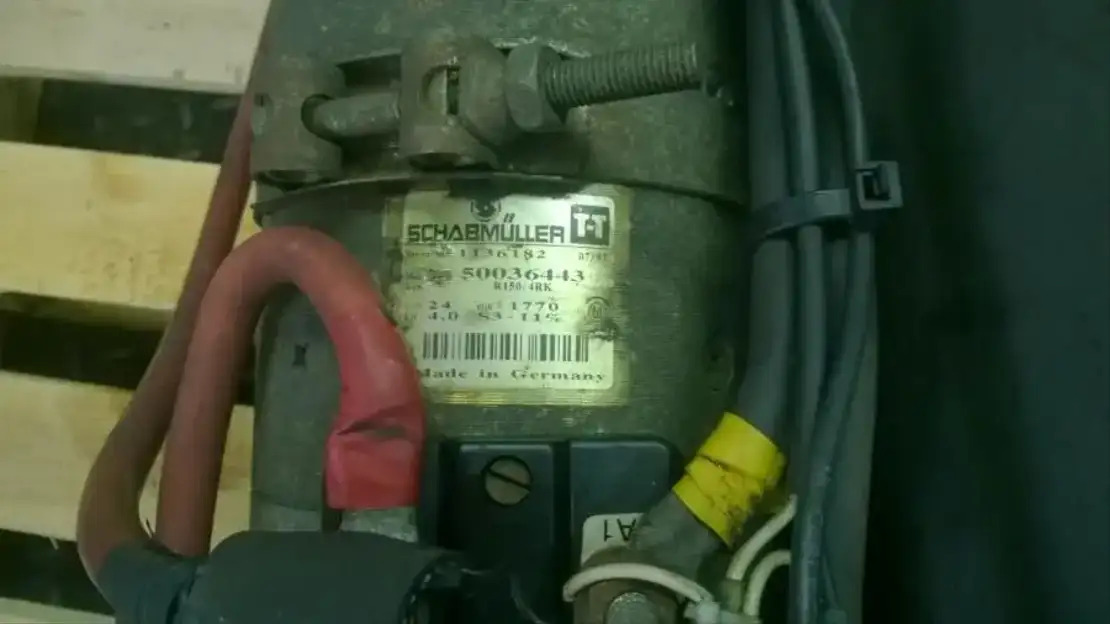 Volvo Hydr. unit voor laadklep en hefsysteem - Hydraulique pour Camion: photos 1 Volvo Hydr. unit voor laadklep en hefsysteem - Hydraulique pour Camion: photos 1