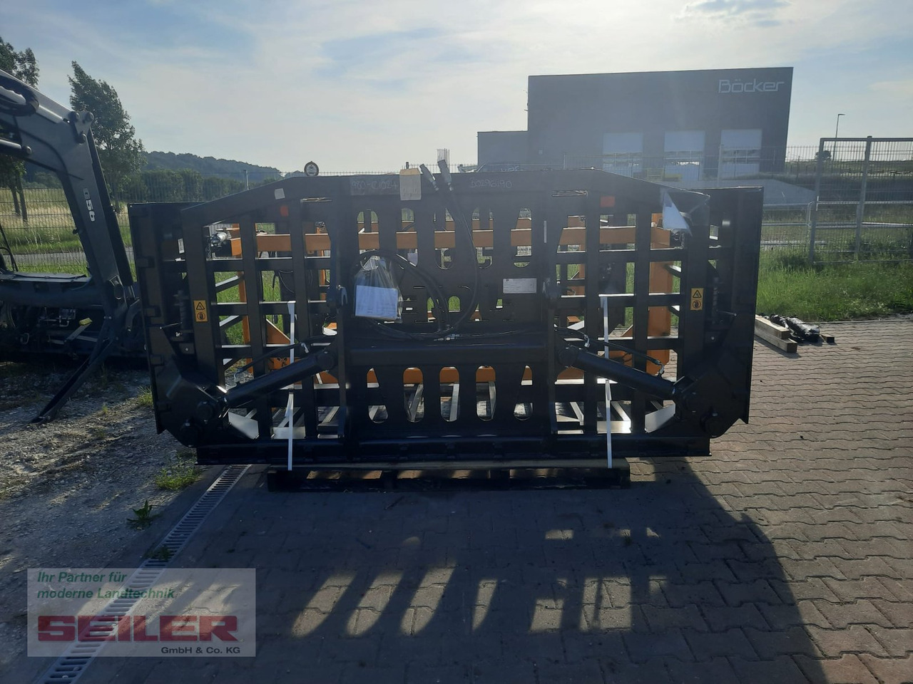 JCB Grasgabel 16ft 5m VOLVO LARGE - Fourches pour Machine agricole: photos 4 JCB Grasgabel 16ft 5m VOLVO LARGE - Fourches pour Machine agricole: photos 4