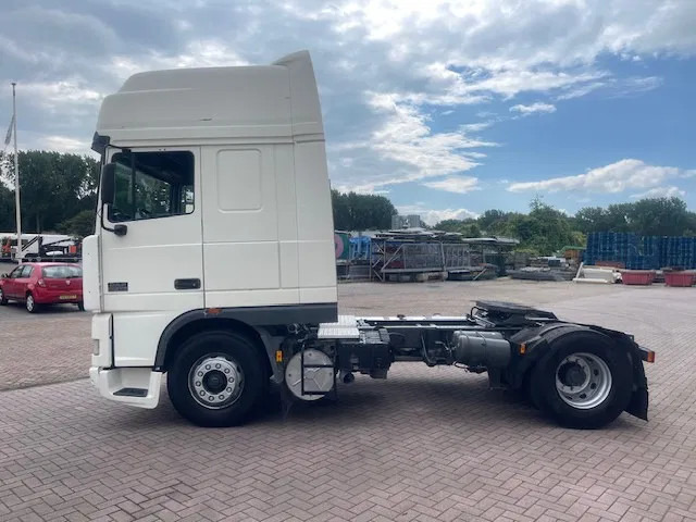 DAF XF 95.480 Euro 2 Manual-gear - Tracteur routier: photos 4 DAF XF 95.480 Euro 2 Manual-gear - Tracteur routier: photos 4