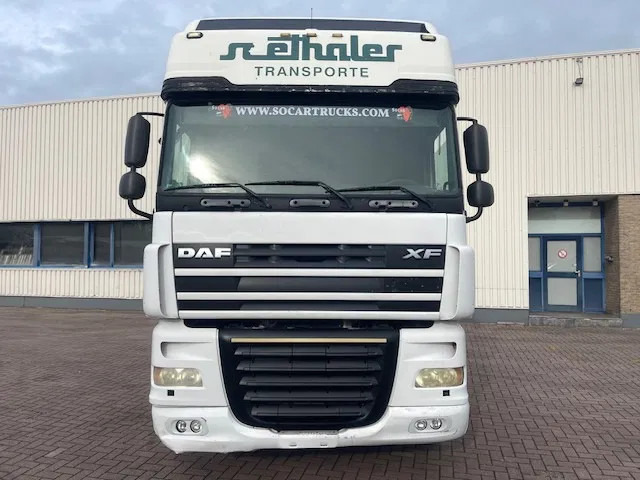 DAF XF 95.480 Manual gear - Tracteur routier: photos 2 DAF XF 95.480 Manual gear - Tracteur routier: photos 2