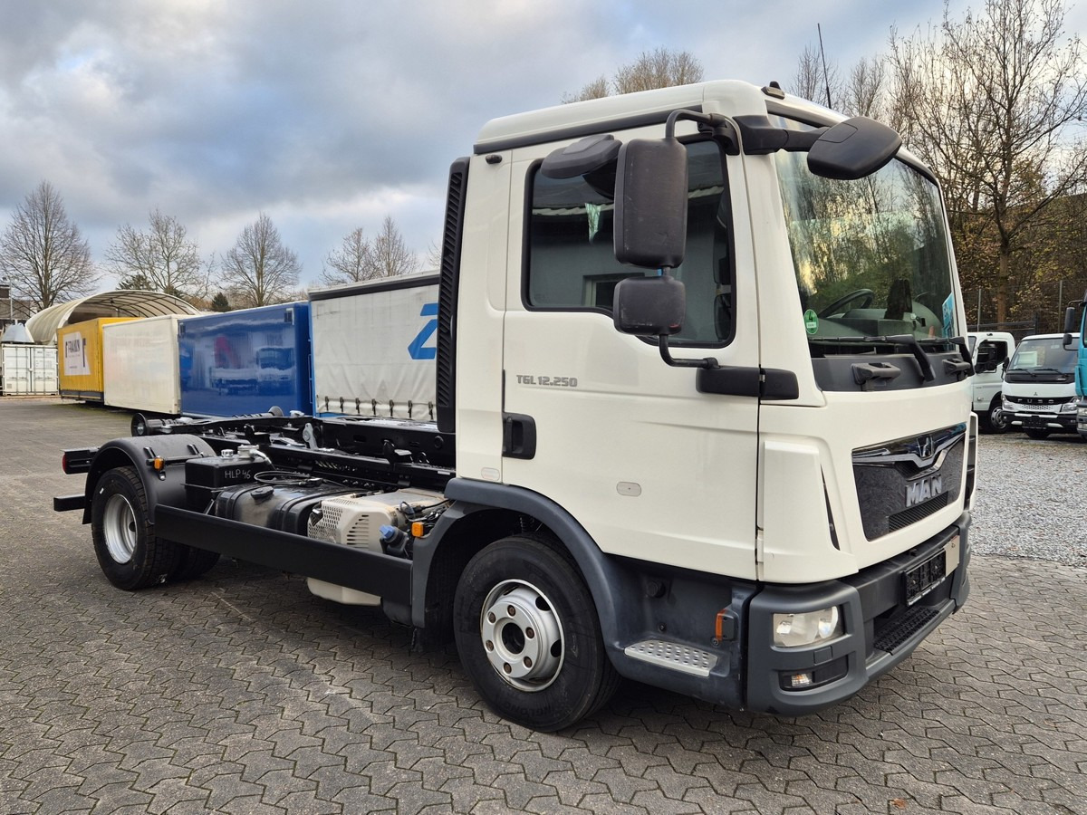 MAN TGL 12.250 BL City Abrollkipper AHK Euro 6 - Camion ampliroll: photos 4 MAN TGL 12.250 BL City Abrollkipper AHK Euro 6 - Camion ampliroll: photos 4
