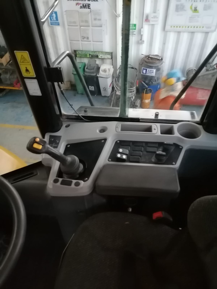 Chargeuse sur pneus CATERPILLAR 950 GC: photos 7