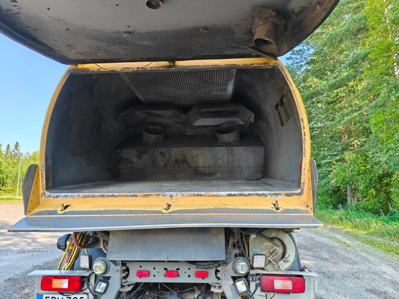 Balayeuse de voirie BUCHER Optifant 70 Volvo FM9: photos 7