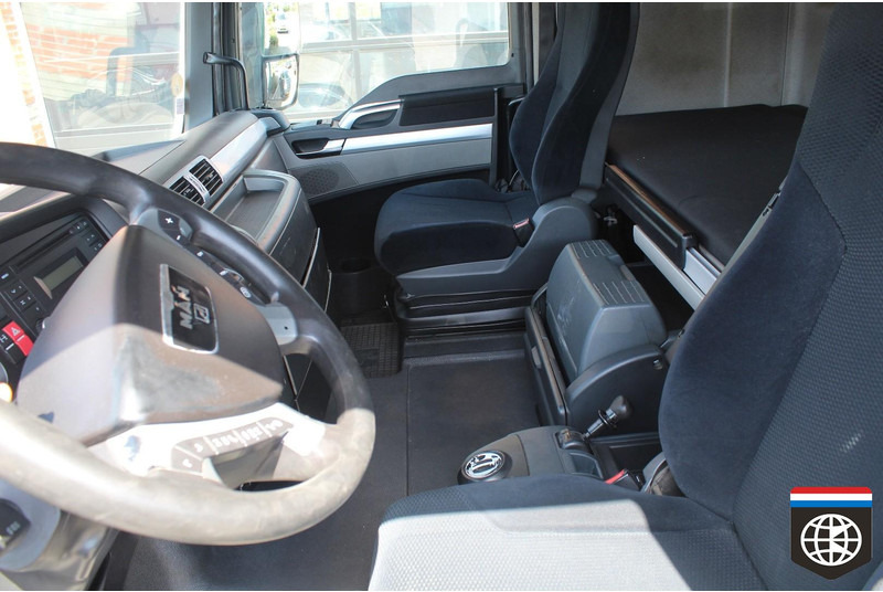 Camion à rideaux coulissants MAN TGX 26 440 RETARDER - NIGHT A/C: photos 11 Camion à rideaux coulissants MAN TGX 26 440 RETARDER - NIGHT A/C: photos 11