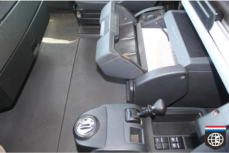 Camion à rideaux coulissants MAN TGX 26 440 RETARDER - NIGHT A/C: photos 14 Camion à rideaux coulissants MAN TGX 26 440 RETARDER - NIGHT A/C: photos 14