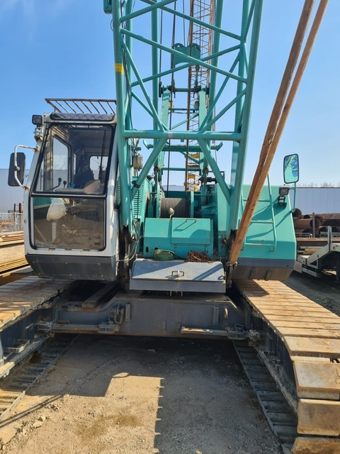 KOBELCO 7045 - Grue sur chenilles: photos 2 KOBELCO 7045 - Grue sur chenilles: photos 2