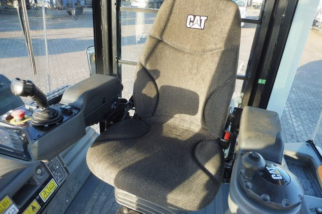 Rouleau compresseur CAT CD54B, Streuer, Kantenschneider, Tandemwalzenzug: photos 16