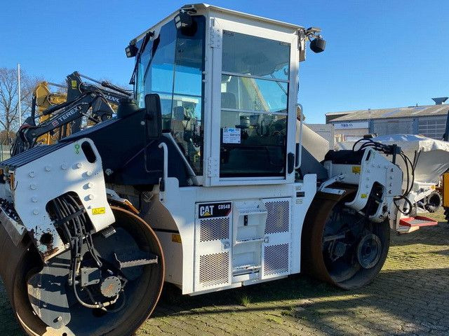Rouleau compresseur CAT CD54B, Streuer, Kantenschneider, Tandemwalzenzug: photos 8