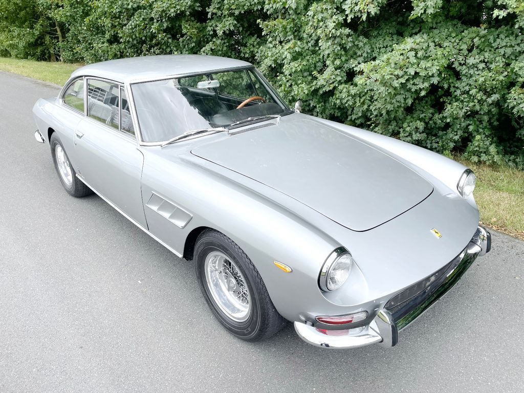 Ferrari 330 GT Coupe 2+2/TÜV neu/H-Zulassung - Voiture: photos 4 Ferrari 330 GT Coupe 2+2/TÜV neu/H-Zulassung - Voiture: photos 4