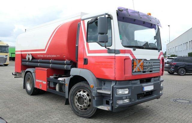 MAN 18.280 TGM, 14m³, 3 Kammern, 2x Schlauchtrommel - Camion citerne: photos 4 MAN 18.280 TGM, 14m³, 3 Kammern, 2x Schlauchtrommel - Camion citerne: photos 4