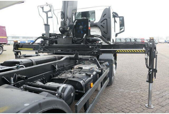 MAN 18.320 TGM BB, Kran Hiab X-Hiduo 138, Funk, AHK - Camion benne: photos 3 MAN 18.320 TGM BB, Kran Hiab X-Hiduo 138, Funk, AHK - Camion benne: photos 3