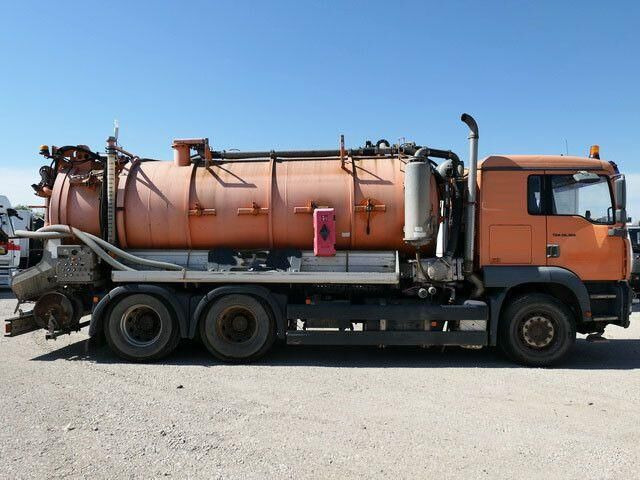 MAN 26.360 FDLC 6x4, Saug- u. Spülaufbau, 14m³ - Camion hydrocureur: photos 4 MAN 26.360 FDLC 6x4, Saug- u. Spülaufbau, 14m³ - Camion hydrocureur: photos 4