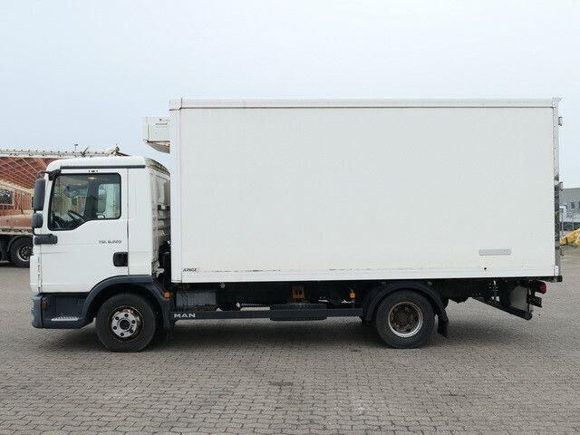 MAN 8.220 TGL BL 4x2, Thermo King, 3. Sitz, 5m lang - Camion frigorifique: photos 2 MAN 8.220 TGL BL 4x2, Thermo King, 3. Sitz, 5m lang - Camion frigorifique: photos 2