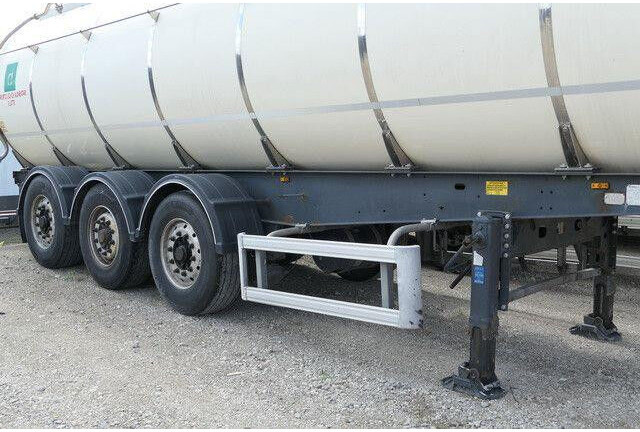 Menci SA 105, isoliert, 32m³, 4 Kammern, Alu-Felgen - Semi-remorque citerne: photos 2 Menci SA 105, isoliert, 32m³, 4 Kammern, Alu-Felgen - Semi-remorque citerne: photos 2