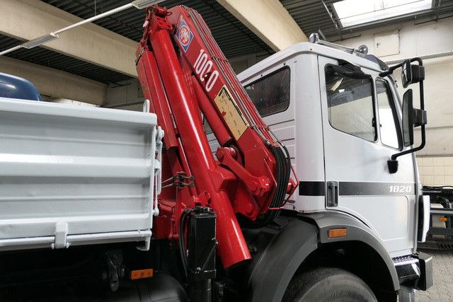 Mercedes-Benz 1820 AK 4x4, HMF 1003 K2, Allrad, AHK, Blattfed. - Camion benne, Camion grue: photos 3 Mercedes-Benz 1820 AK 4x4, HMF 1003 K2, Allrad, AHK, Blattfed. - Camion benne, Camion grue: photos 3