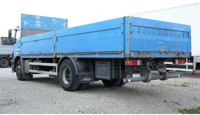 Mercedes-Benz 1833 L Axor 4x2, Klima, 7.200mm lang, AHK - Camion plateau: photos 4 Mercedes-Benz 1833 L Axor 4x2, Klima, 7.200mm lang, AHK - Camion plateau: photos 4