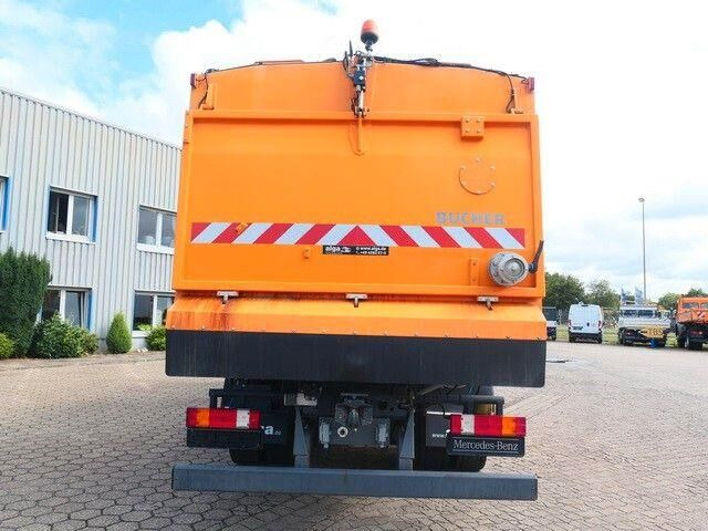 Mercedes-Benz 2032 A Actros 4x4, Bucher STKF 9500, Airport, AC - Balayeuse de voirie: photos 4 Mercedes-Benz 2032 A Actros 4x4, Bucher STKF 9500, Airport, AC - Balayeuse de voirie: photos 4