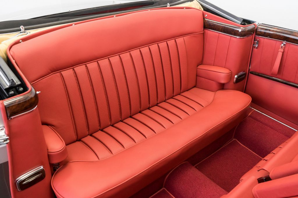 Voiture Mercedes-Benz 220 SE/Cabrio/Matching Number/ClassicData 1/Pont: photos 15