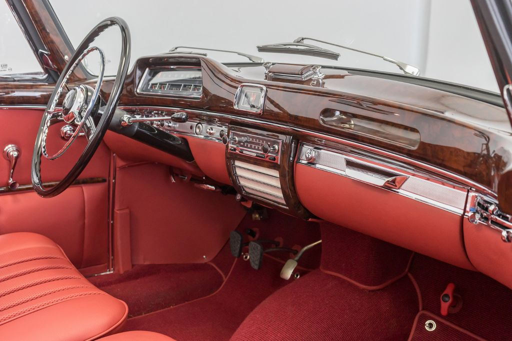 Voiture Mercedes-Benz 220 SE/Cabrio/Matching Number/ClassicData 1/Pont: photos 12