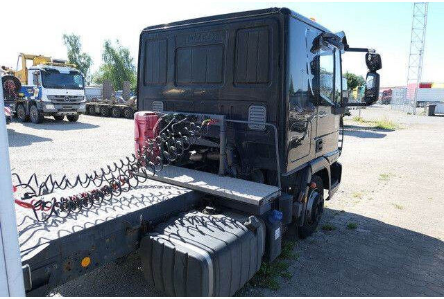Iveco 80E22 EuroCargo 4x2, 3. Sitz, Automatik,Tempomat - Tracteur routier: photos 5 Iveco 80E22 EuroCargo 4x2, 3. Sitz, Automatik,Tempomat - Tracteur routier: photos 5